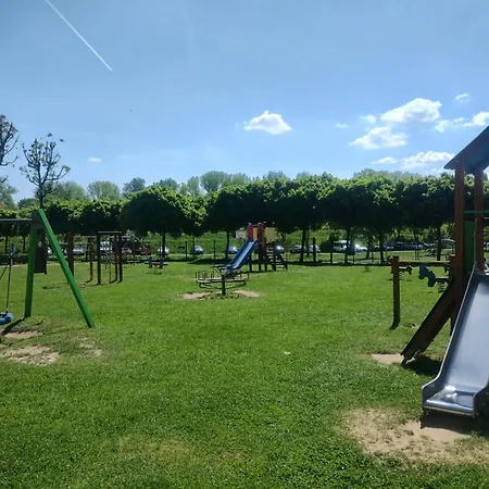 Anna Place オシフィエンチム